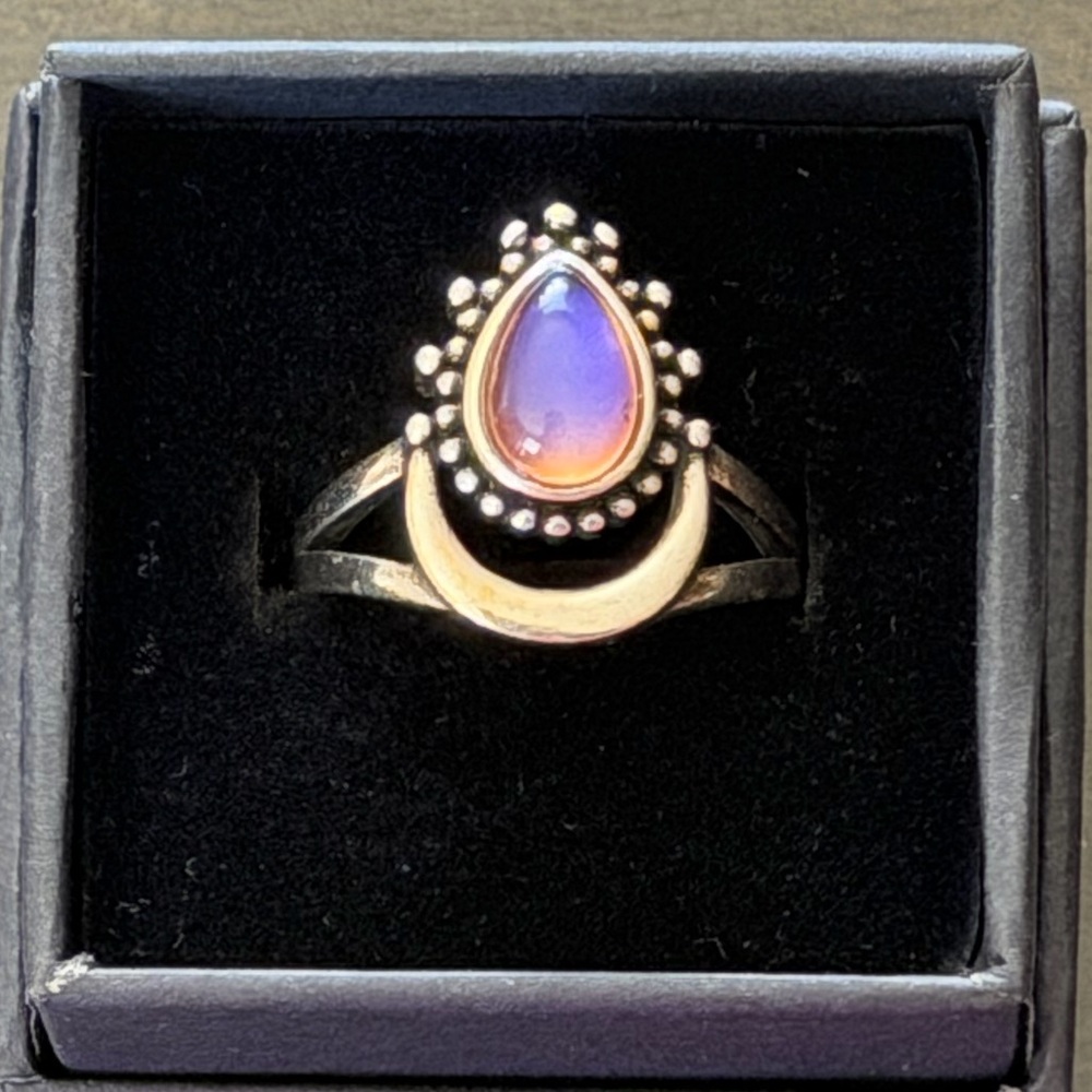 Sterling Silver Moon Teardrop Stone Mood Ring + Color Chart + Gift Box